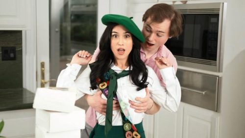 OopsFamily: Girl Scout Secret – Alexa Chains